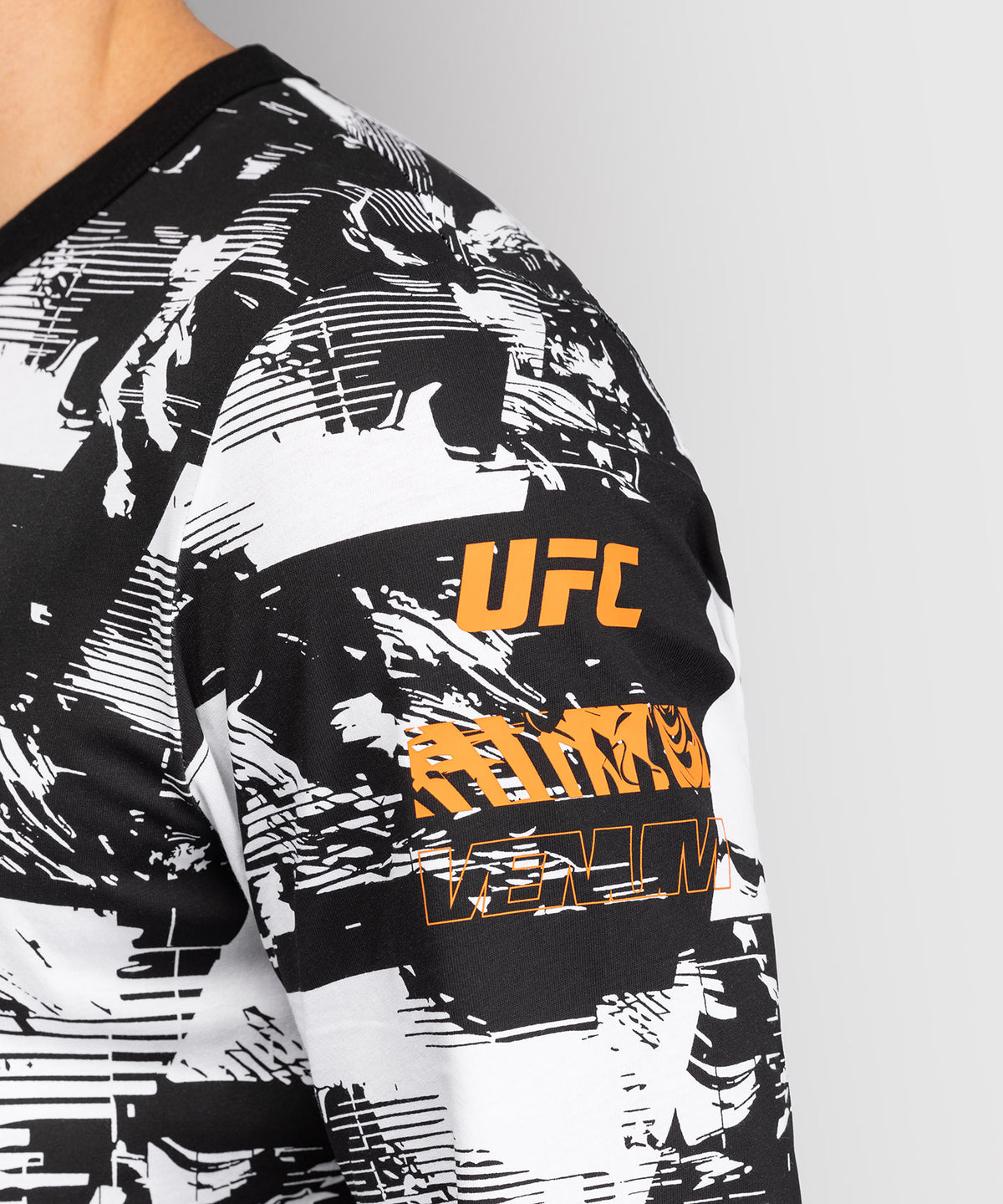 UFC Zenith by Venum Authentic Fight Week Langarm T-Shirt Herren - Weiß