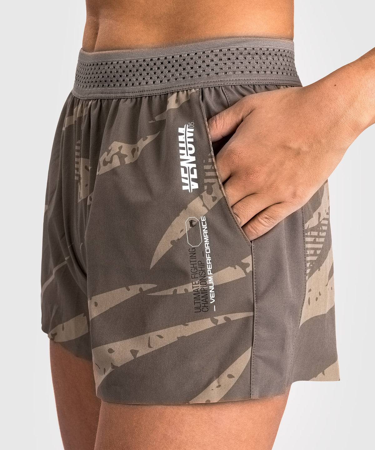 UFC Adrenaline By Venum Fight Week Pantalones Cortos de Rendimiento para Mujer - Desert Camo