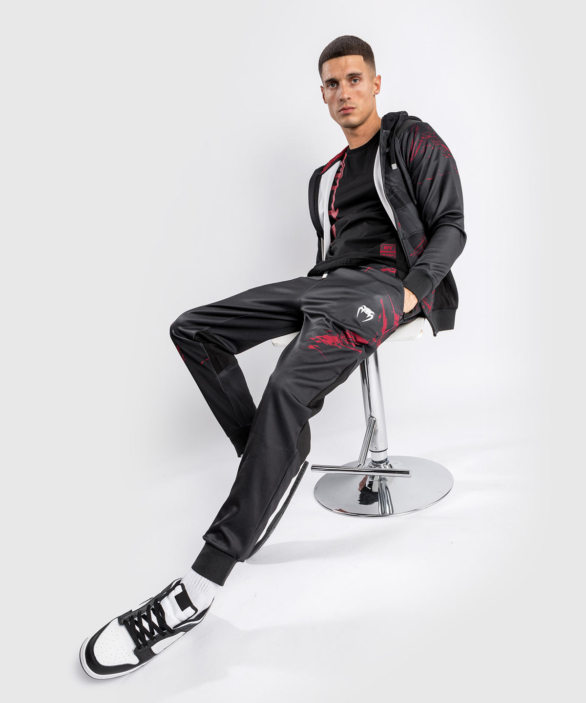 UFC Venum Authentic Fight Week 2.0 Zipped Sweatshirt –  Schwarz/Rot