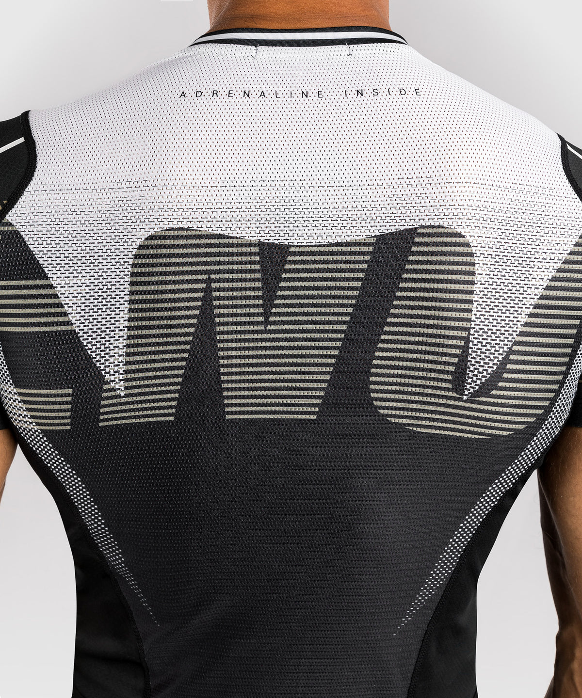 Venum Adrenaline Rashguard a maniche corte – Nero/Sabbia