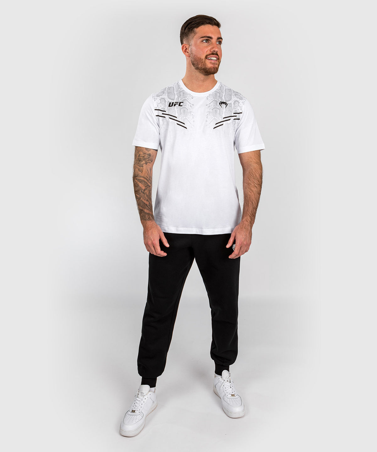 UFC Adrenaline by Venum Replica Kurzarm-T-Shirt für Männer - Weiß