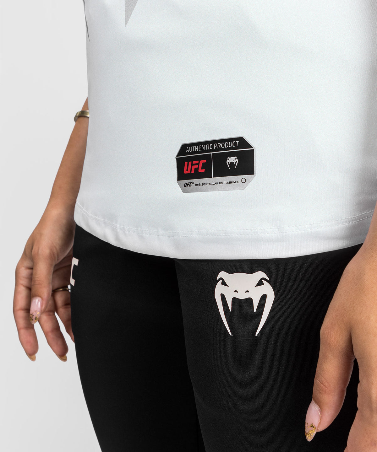 T-shirt Technique Femme UFC Venum Authentic Fight Night 2.0 - Blanc