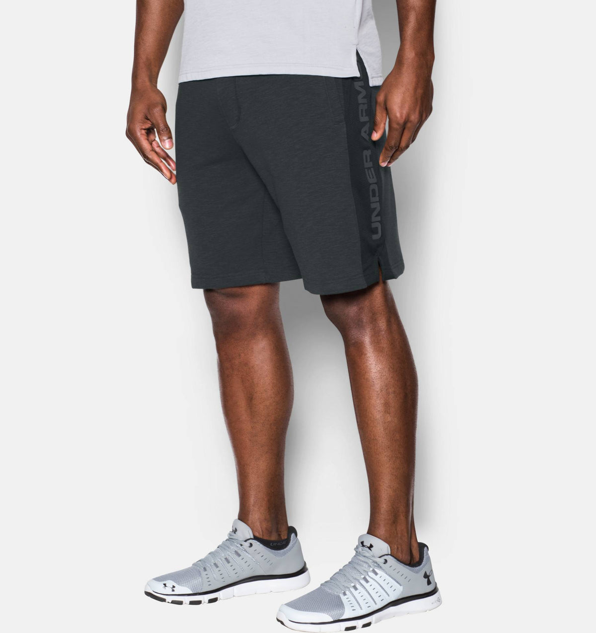 Under Armour Sportstyle Shorts –