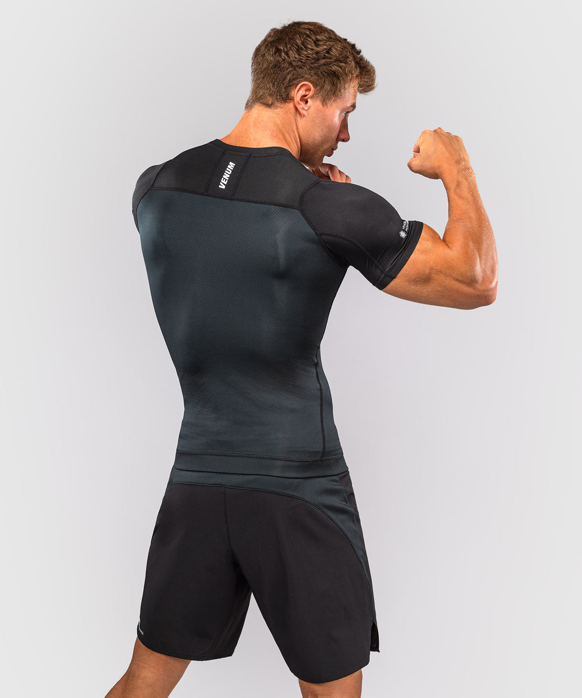 Venum G-Fit Scale Rashguard a maniche corte - Nero