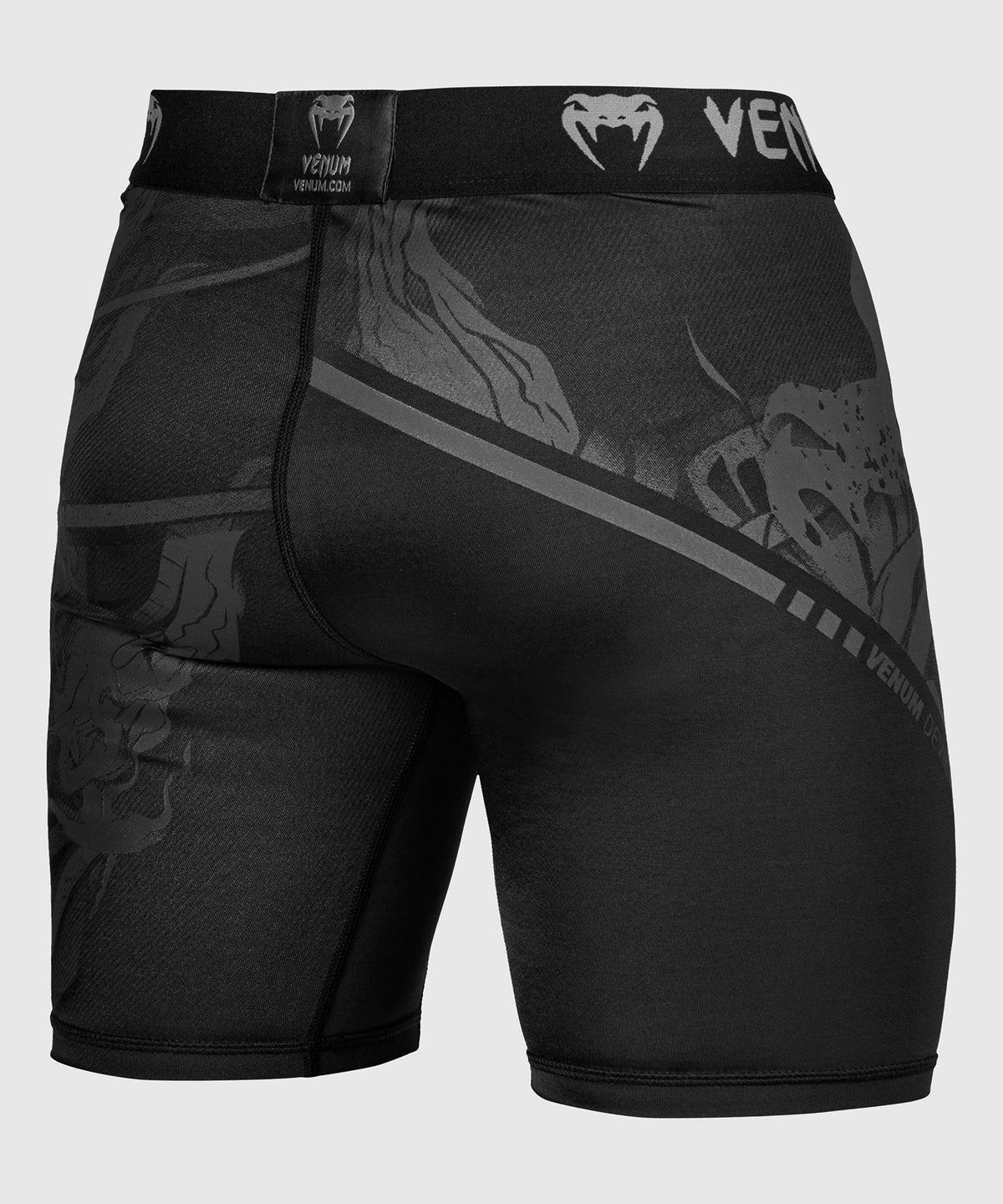 Pantaloncino da vale tudo Venum Devil - Neri/Neri