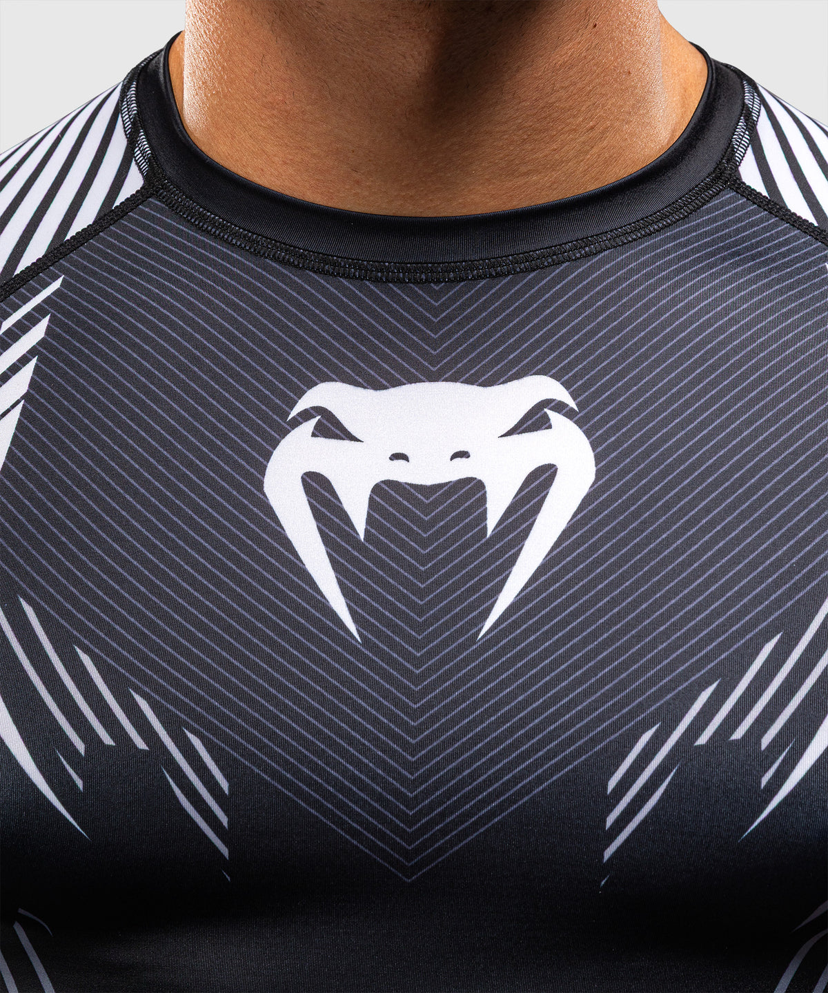 Venum No-Gi 6.0 Rashguard Manga Corta - Negro/Blanco