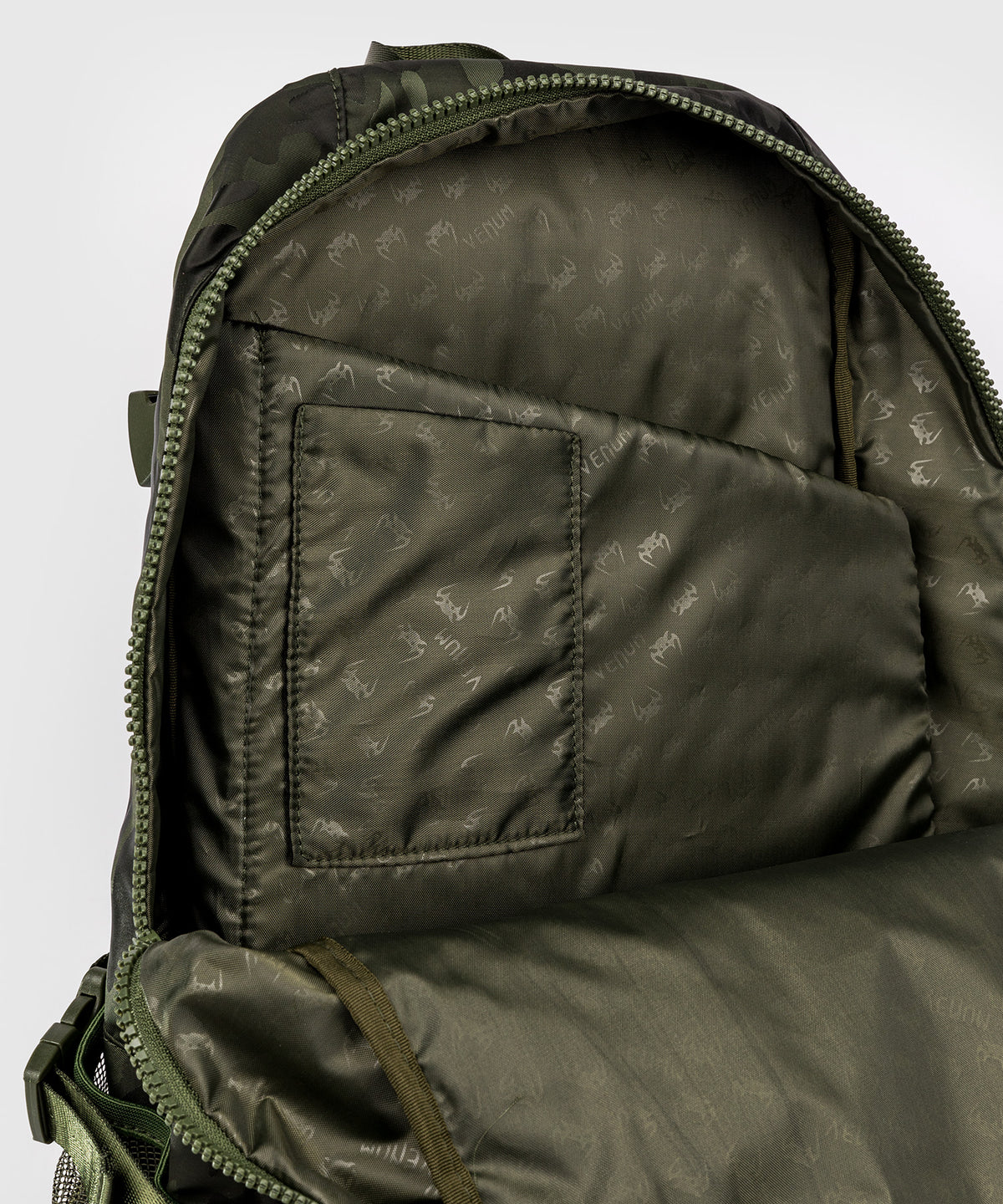 Sac à Dos Venum Challenger Pro (20-25L) – Kaki/Camo