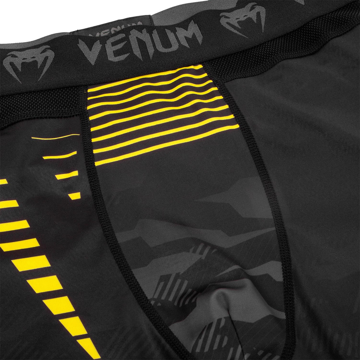 Venum Okinawa 2.0 Kompressionshose - Schwarz/Gelb