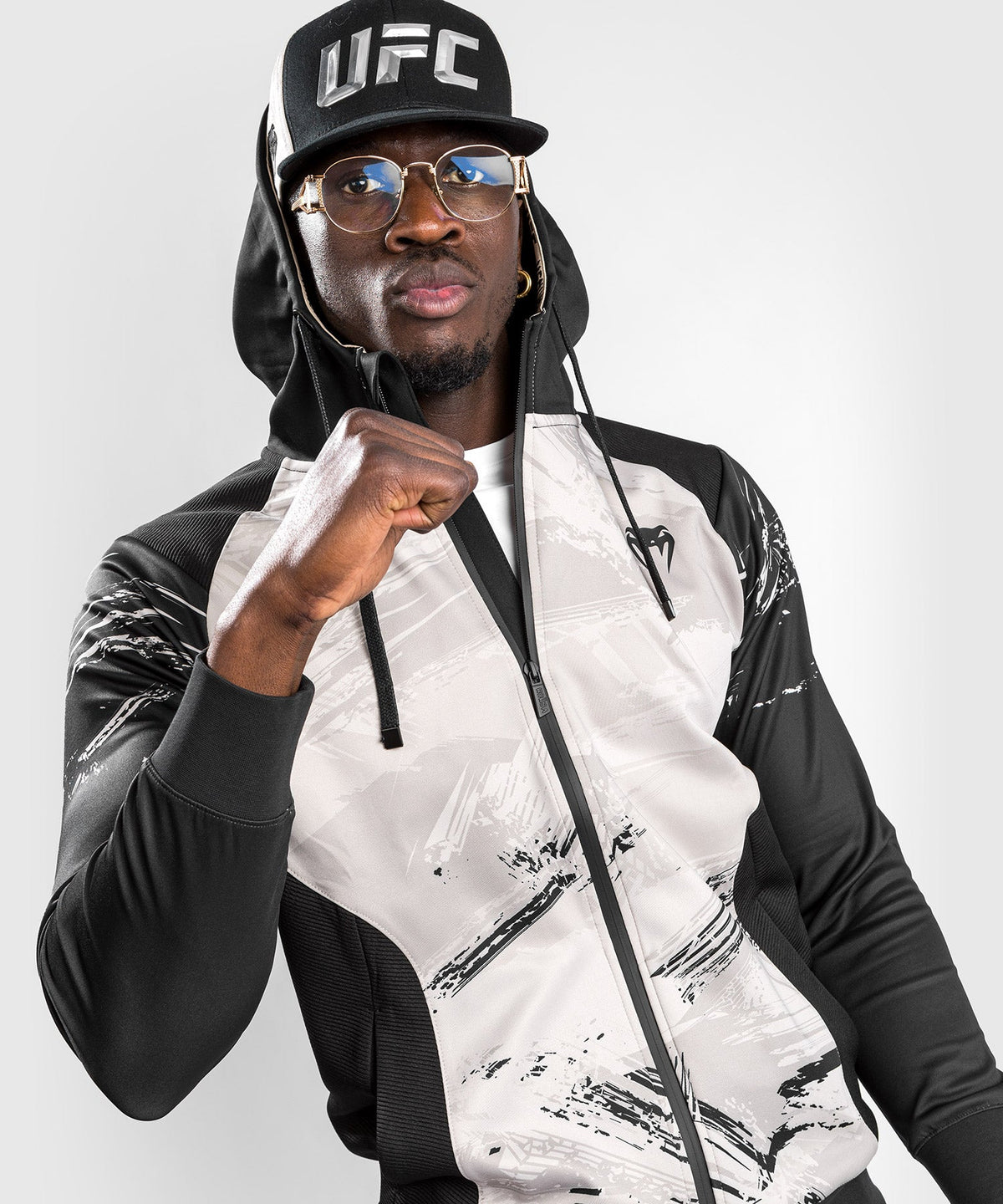 Sweat à capuche zippé pour Hommes UFC Venum Authentic Fight Week 2.0 - Sable/Noir