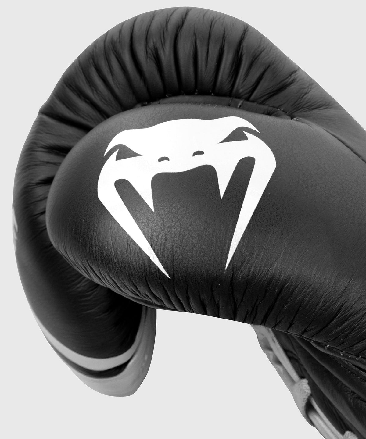 Gants de boxe Venum Shield Pro avec lacets - Noir/Blanc