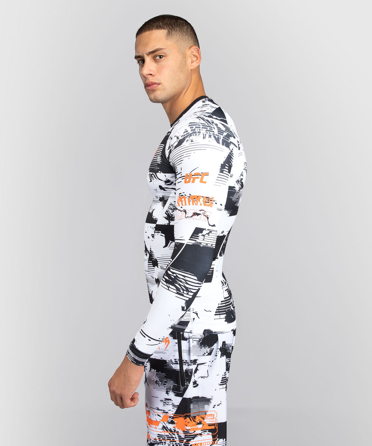 UFC Zenith by Venum Authentic Fight Week Performance Langarm Rashguard Herren - Weiß
