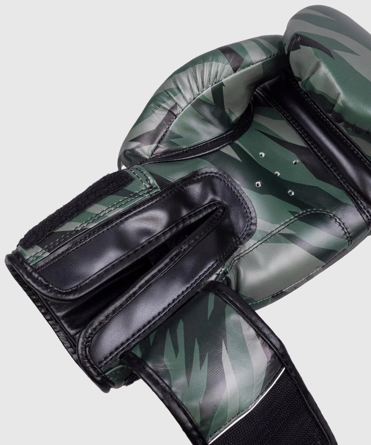 8 Weapons Unlimited 2.0 Guantes de Boxeo - Camuflaje Bosque