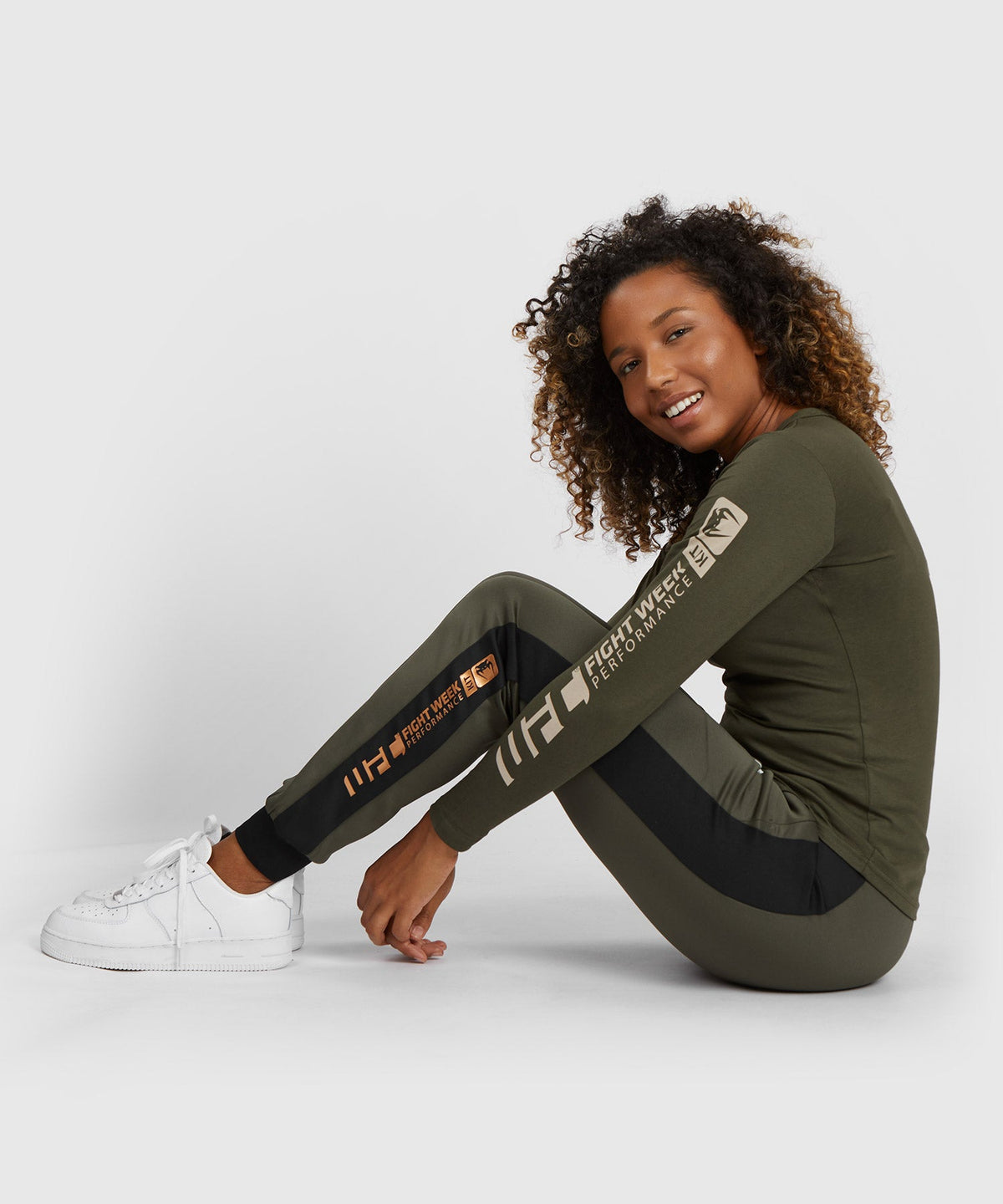UFC Adrenaline by Venum Fight Week Langarmshirt aus Baumwolle für Frauen - Khaki/Bronze