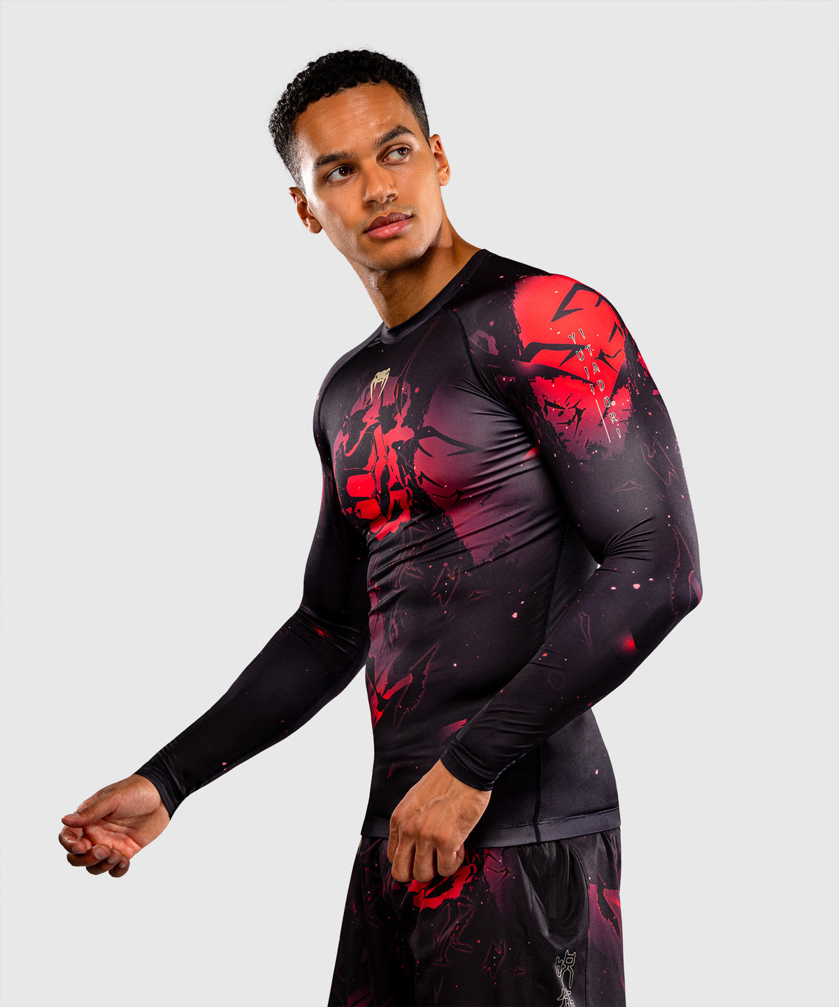 Jujutsu Kaisen x Venum Itadori Rashguard a Maniche Lunghe – Nero/Rosso