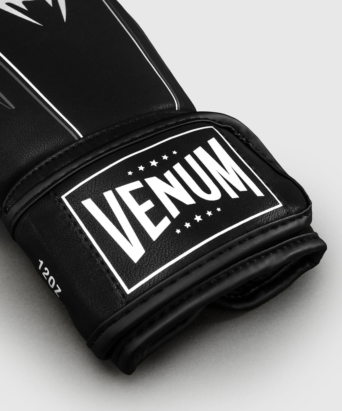 Venum Impact Streamline Guantes de Boxeo – Negro/Blanco