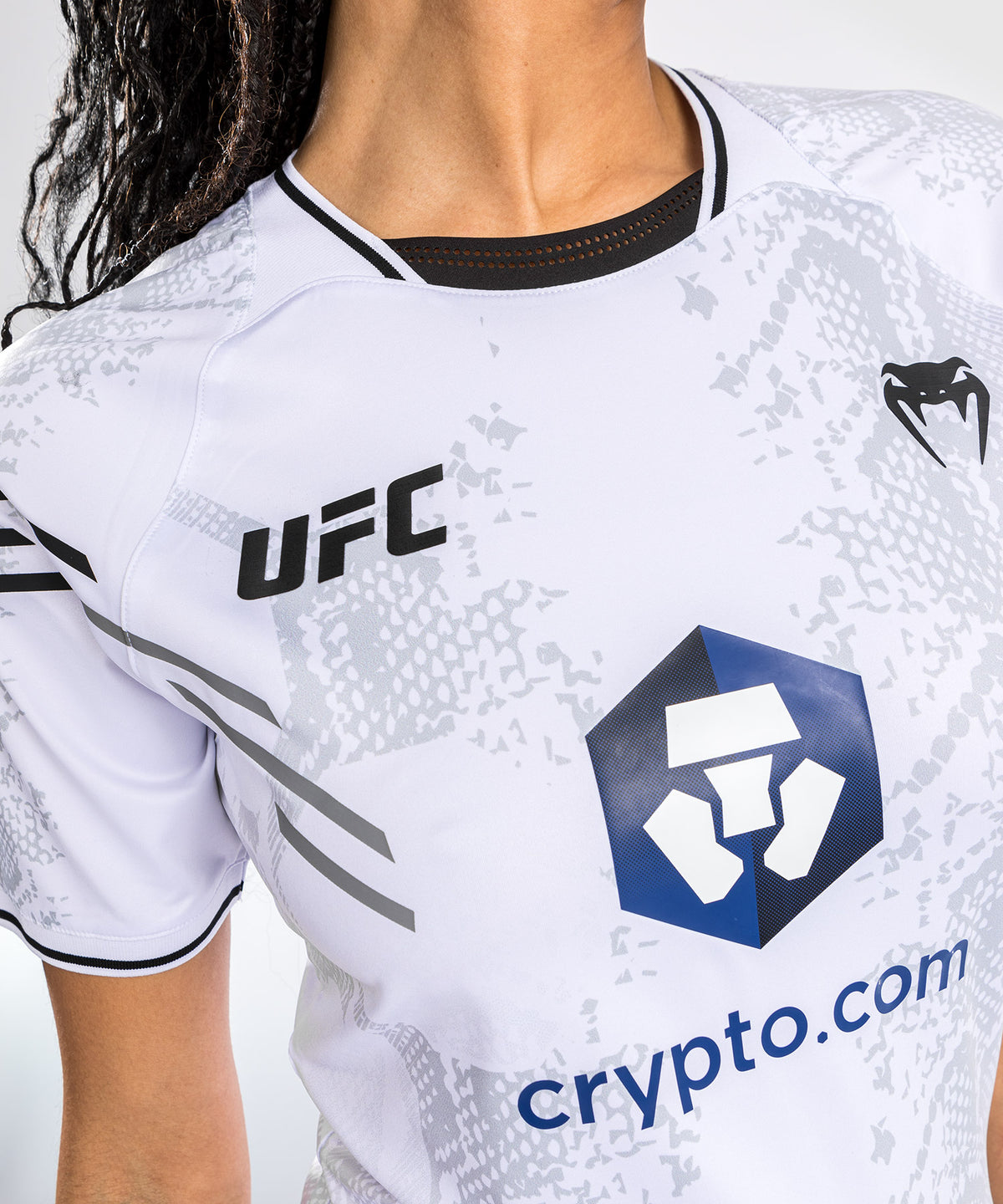 UFC Adrenaline by Venum Authentic Fight Night T-shirt Walkout para Mujer - Blanco