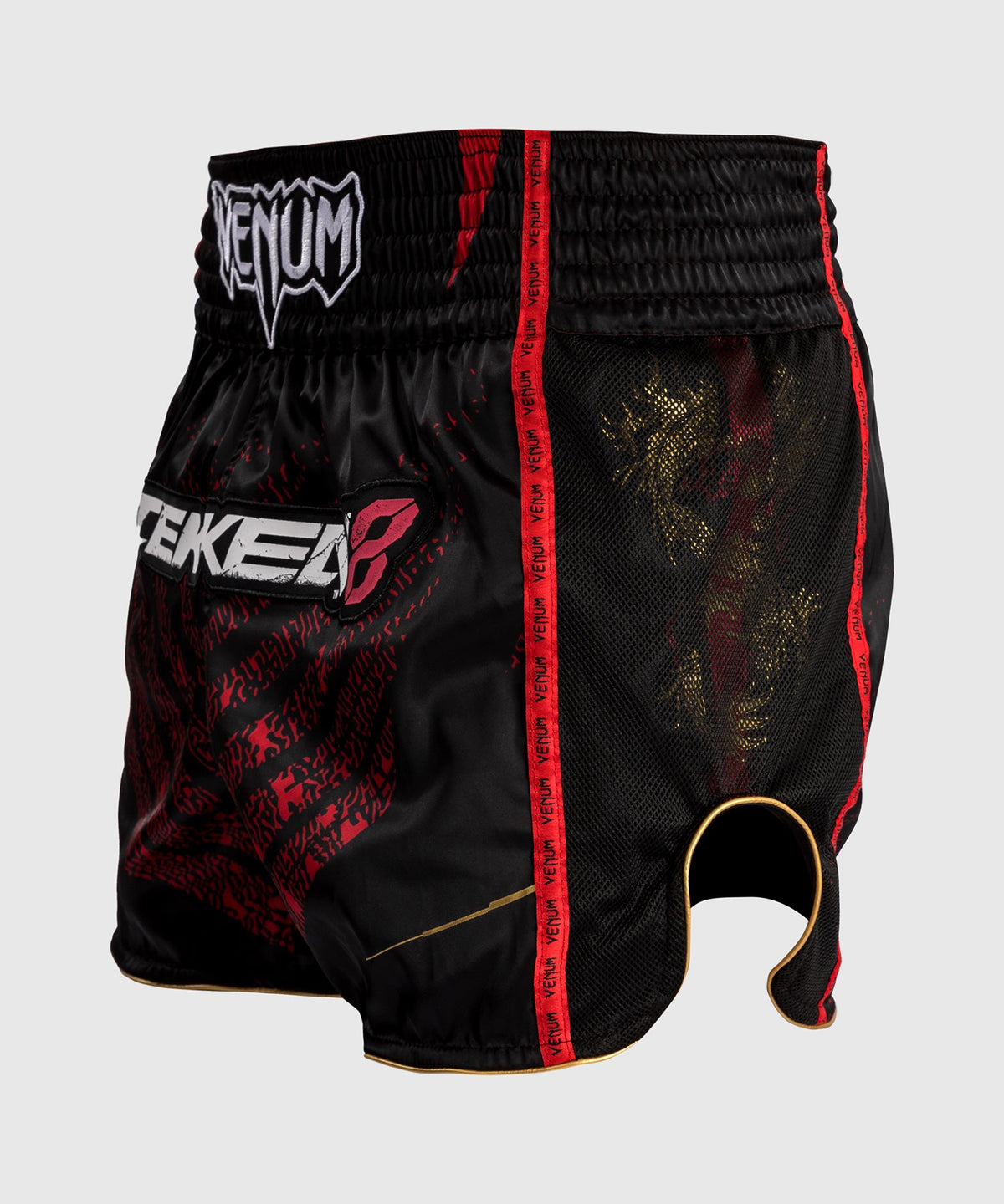 Venum x TEKKEN 8 - Marshall Law Muay Thai Shorts - Negro/Rojo/Dorado