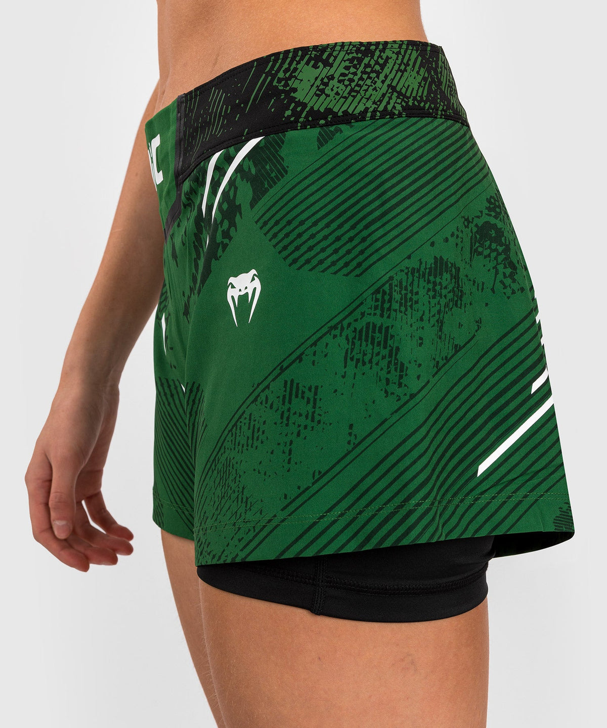 UFC Adrenaline by Venum Authentic Fight Night Women's Fight Shorts - Grün