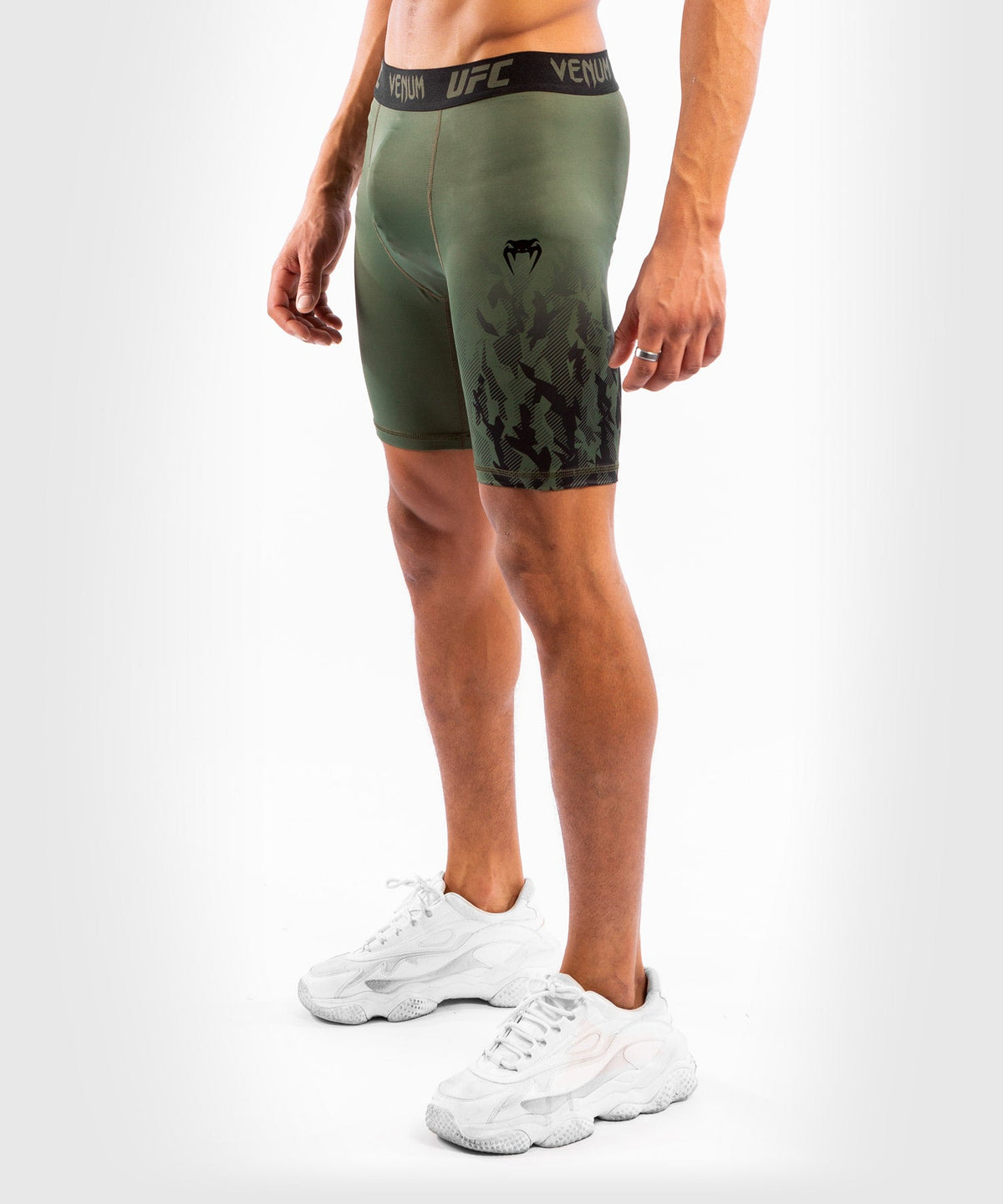 UFC Herren Kompressionsshorts Venum Authentic Fight Week - Khaki