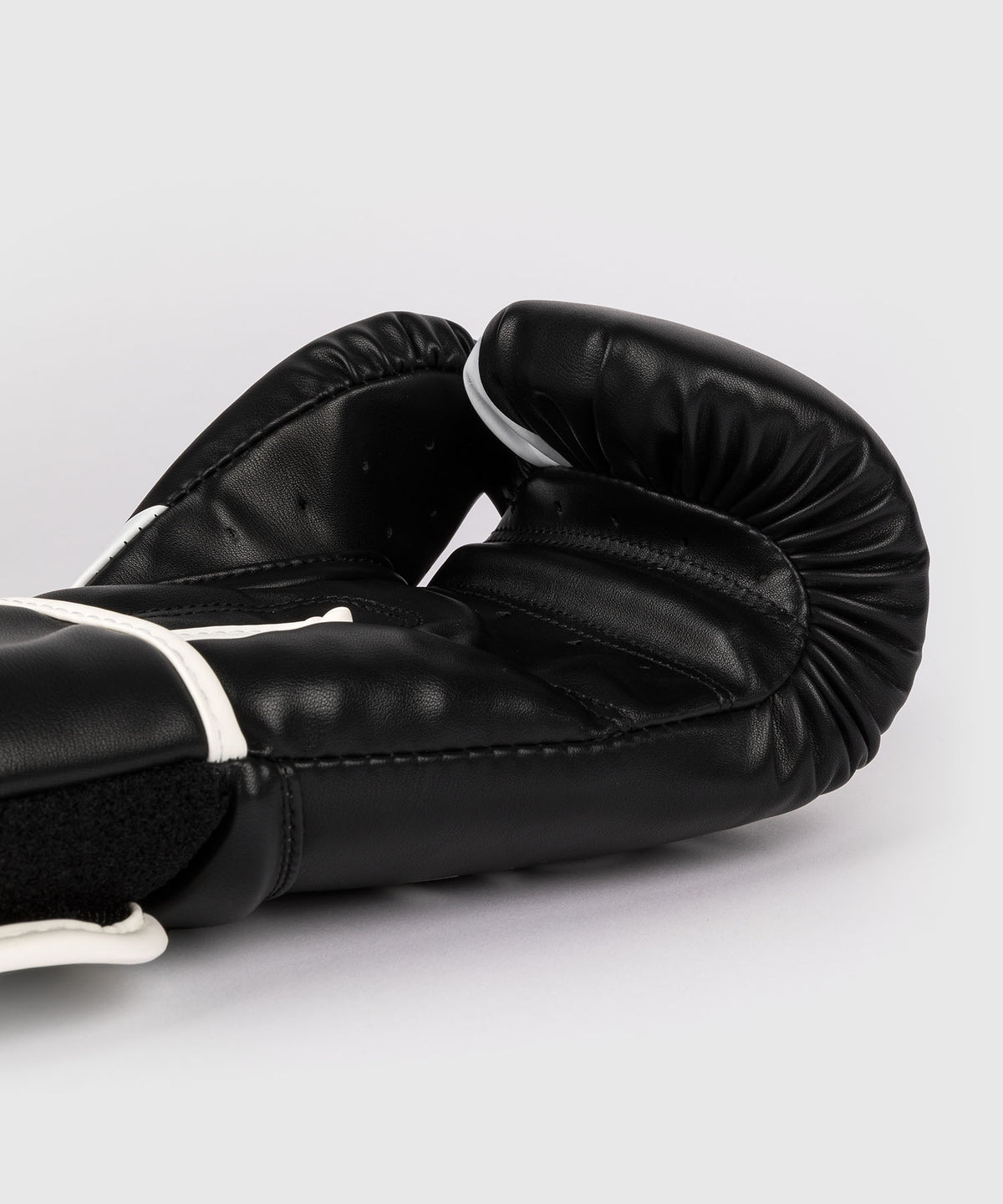 Venum Challenger 2.5 Boxhandschuhe – Schwarz/Weiß