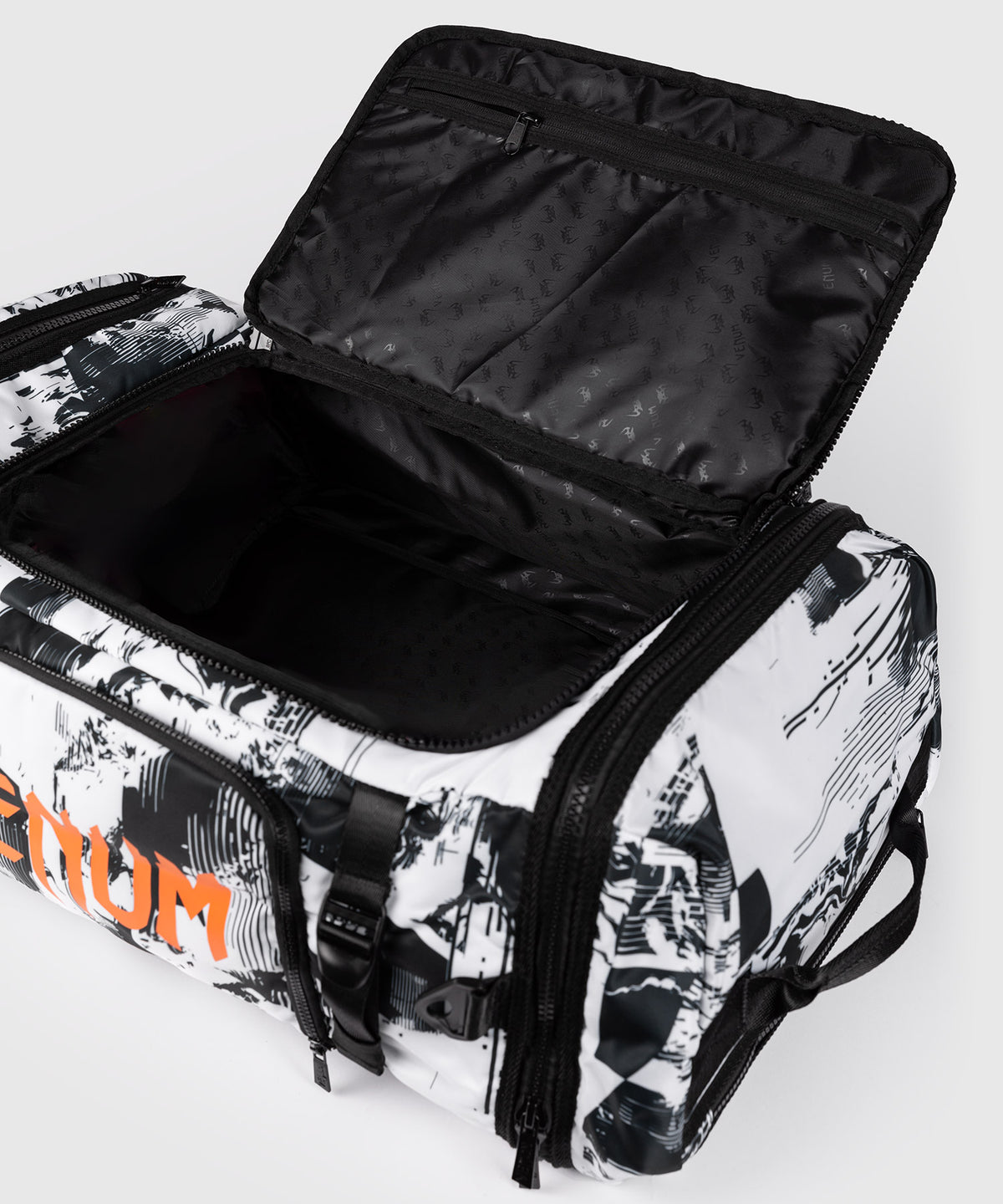 UFC Zenith by Venum Authentic Fight Week Bolsa de deporte - Blanca (48L)