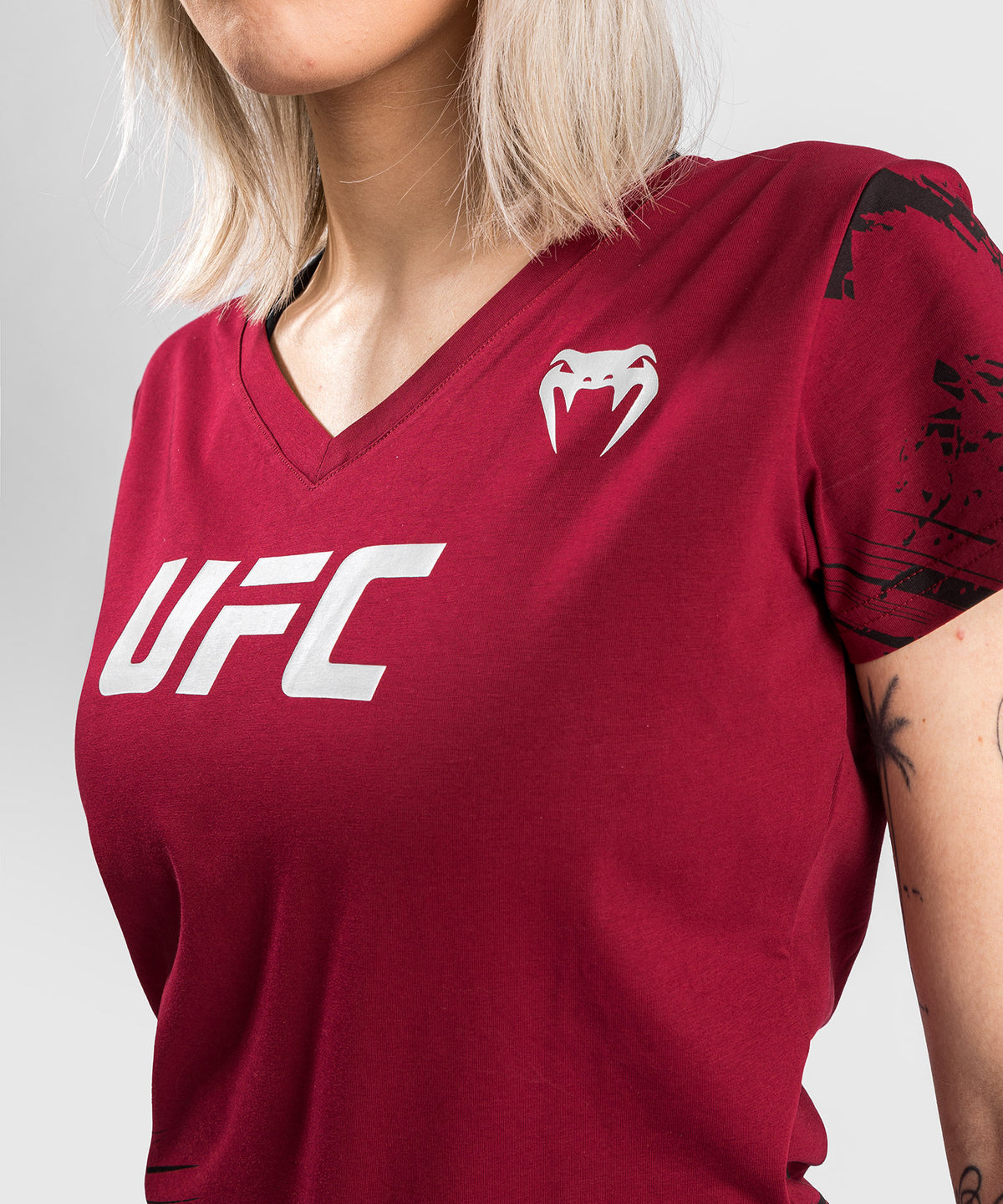 Camiseta UFC Venum Authentic Fight Week 2.0 - Para mujer  - Rojo
