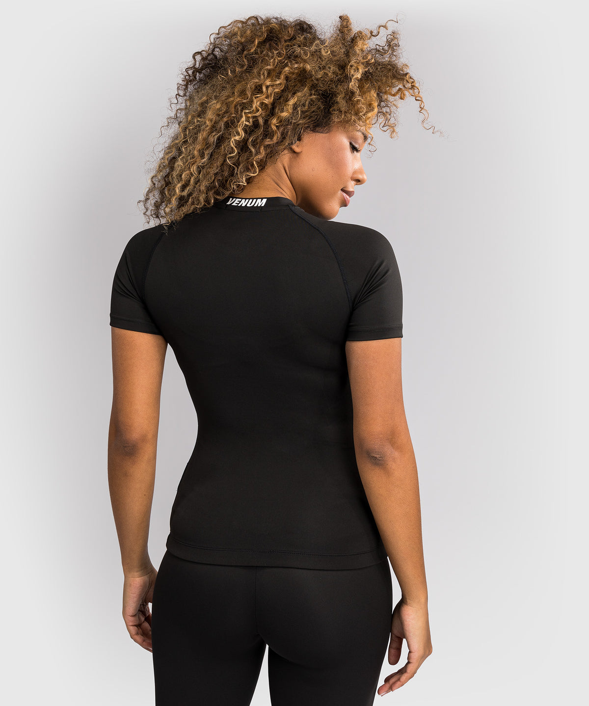 Venum Aero XT Kurzärmeliger rashguard für Frauen - Schwarz