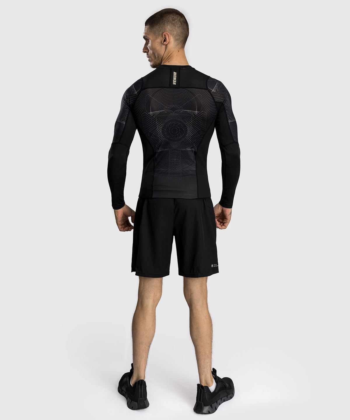 Rashguard à Manches Longues Venum G-Fit Air pour Hommes - Noir Intense/Sable Désert