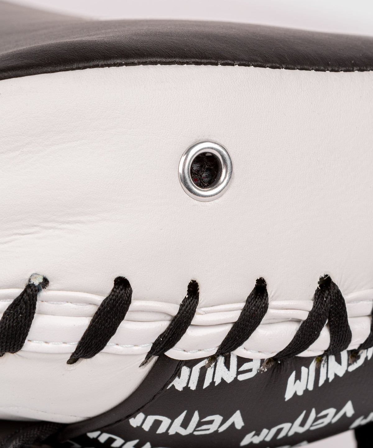 Venum Absolute Kick Pads (Paar) – Schwarz/Weiß
