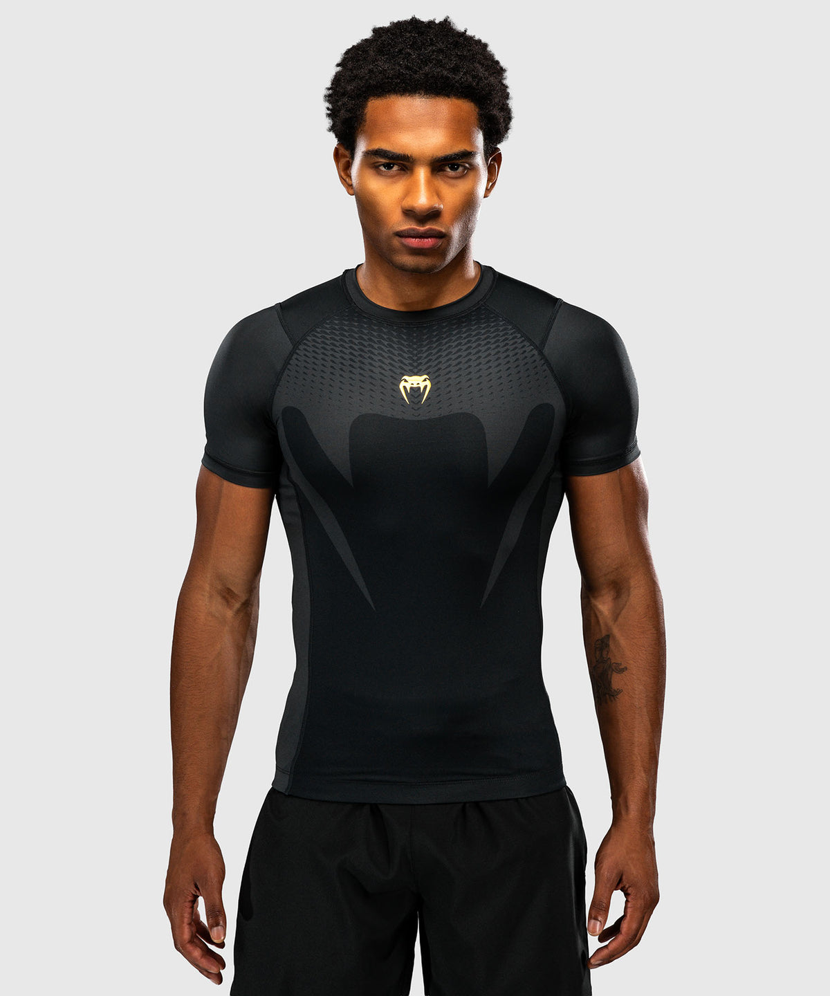 Venum Attack Rashguard a maniche corte - Nero/Oro